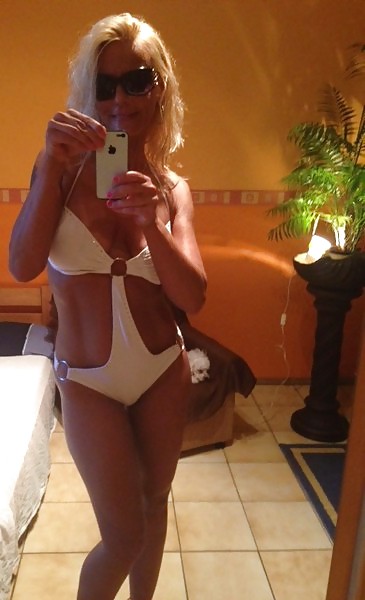 42 años de edad milf prostituta húngara puta mostrar su cuerpo
 #37495746