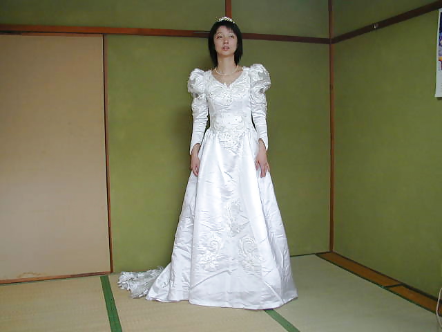 Donna giapponese sposata 01
 #31944241