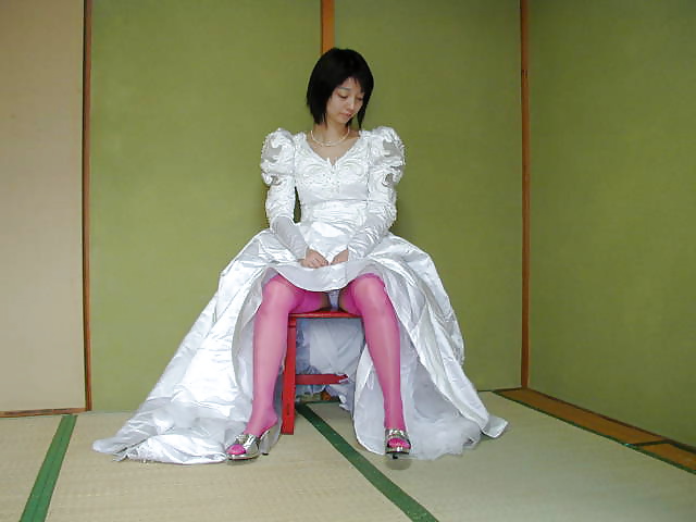 Donna giapponese sposata 01
 #31944244