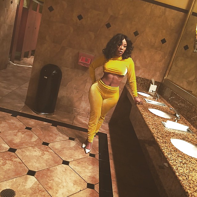 K michelle desnuda 
 #31418011