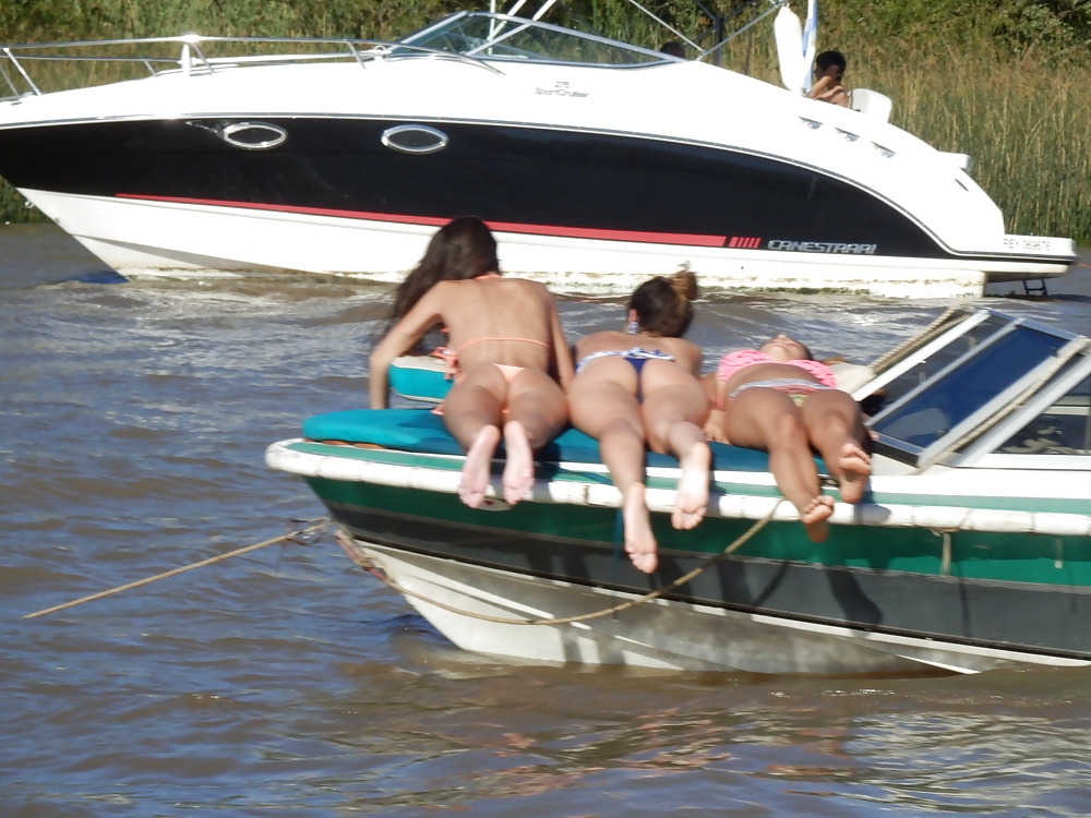 Argentinian bikini candids #40732801