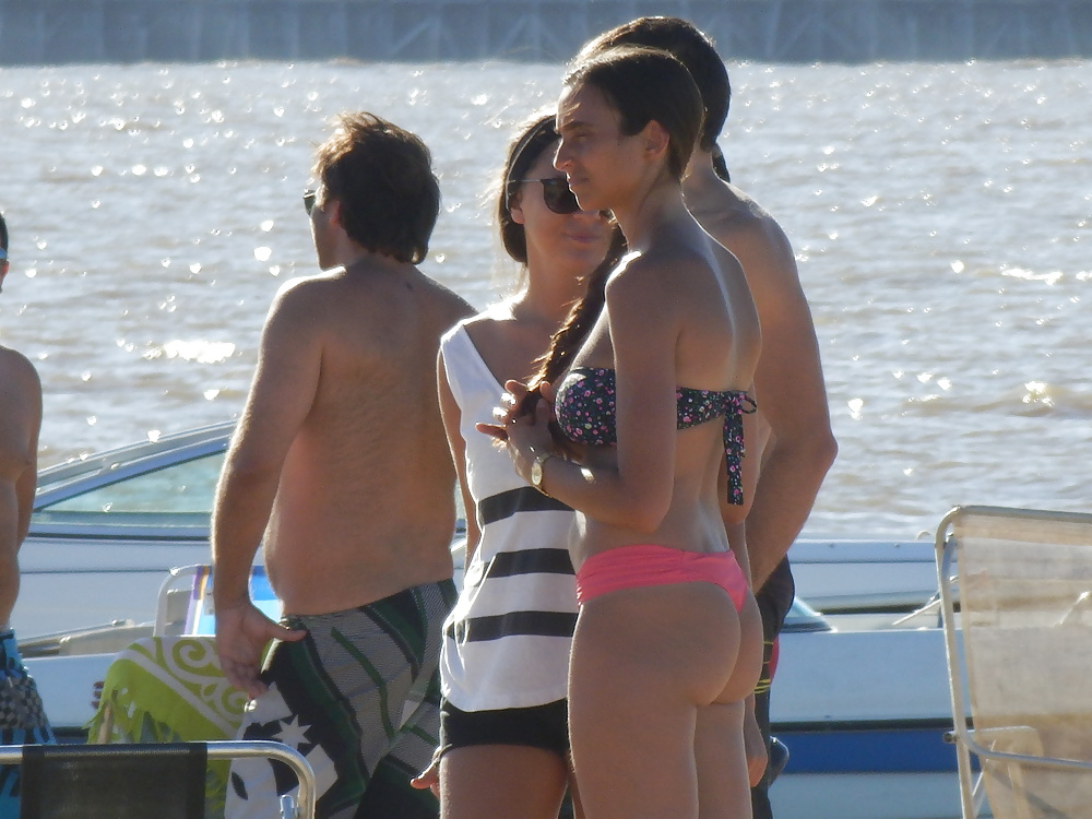 Candids argentinos en bikini
 #40732942