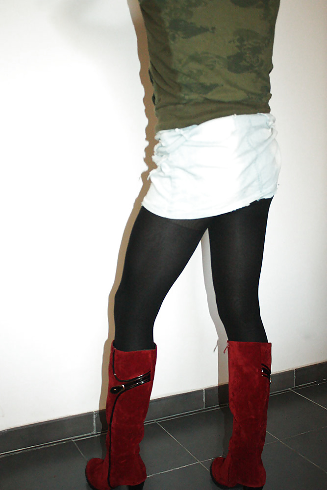 Avec mes nouvelles bottes version sans caption #30669286