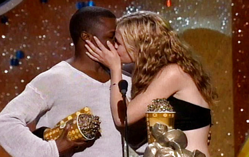 Julia Stiles - A Very White Woman Who Loves Very Black Men  #37067248