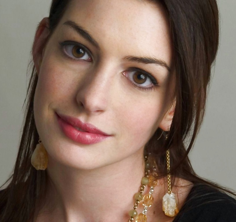 Anne Hathaway #33407924