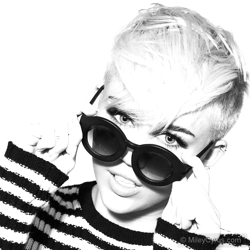 Miley cyrus
 #39772143