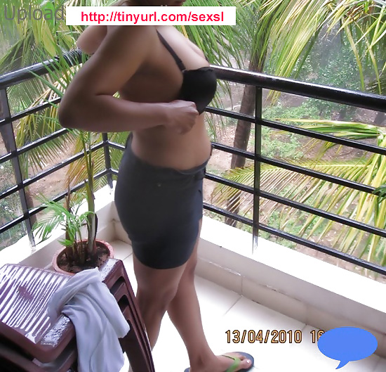 Srilankische Frau öffentlich Nackt #29100059