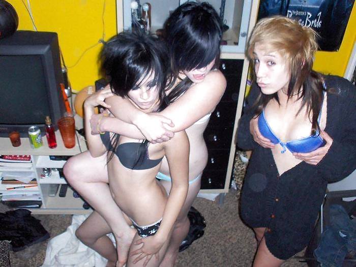 Colegialas 1
 #26562209