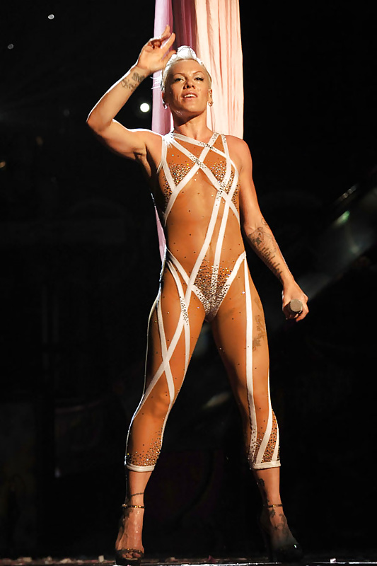 Rosa (p!nk) alecia moore mix 2 (ccm)
 #29345937