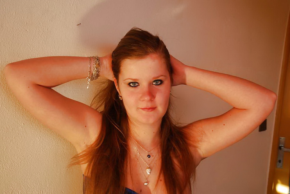 Emma Will Ein Modell Darstellen Und Blasen Zu Sein #25228125