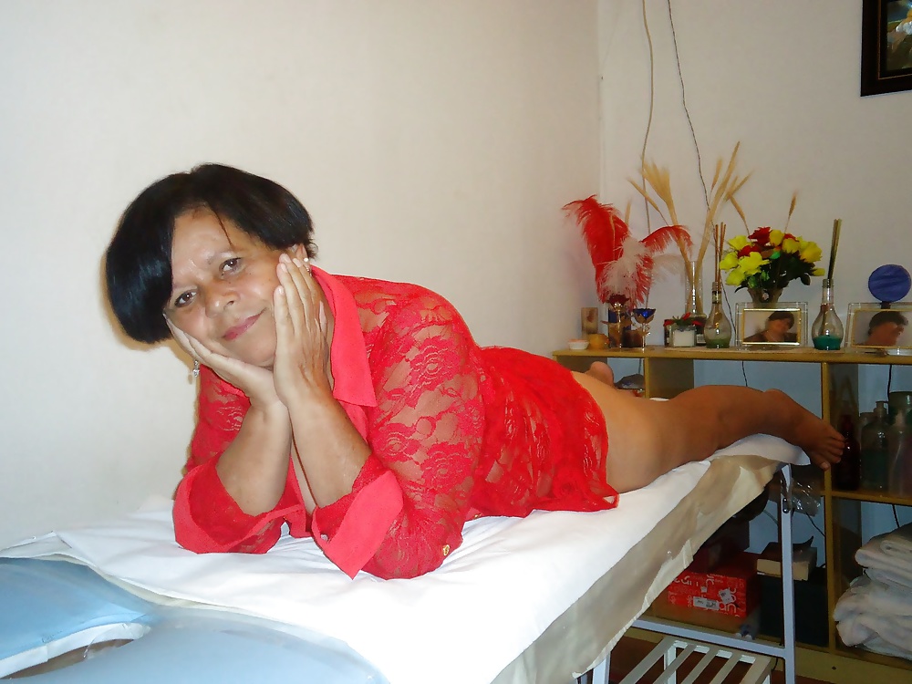 Mrs Clarice 66 yo is a masseur #40570099