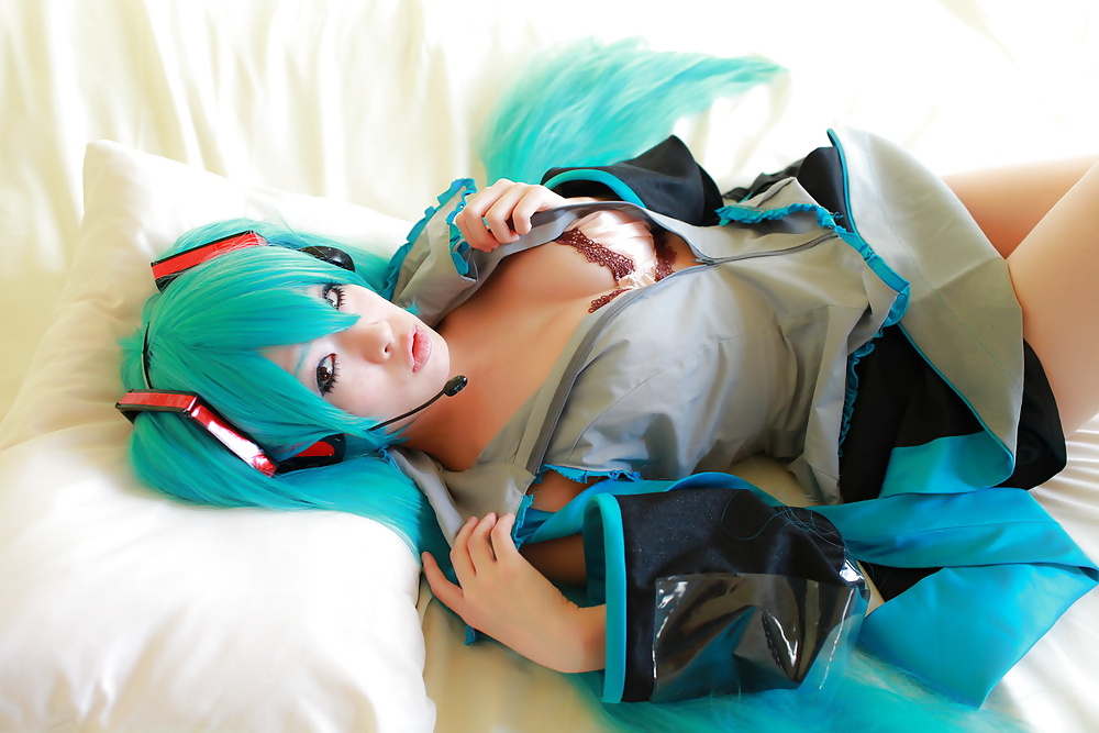 Hatsune Miku Cosplay #29515940