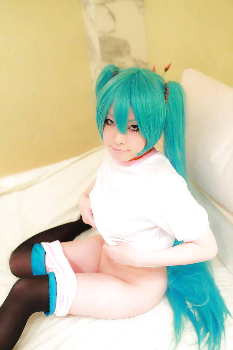 Hatsune Miku Cosplay #29516940