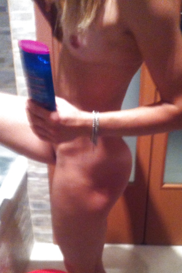 Simplemente desnuda...
 #32316310