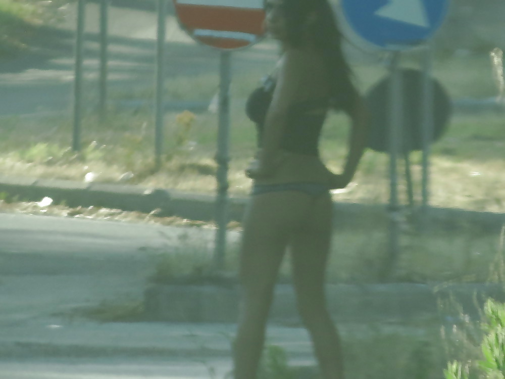 Meriterebbero una casa chiusa dove essere le regine #35362843