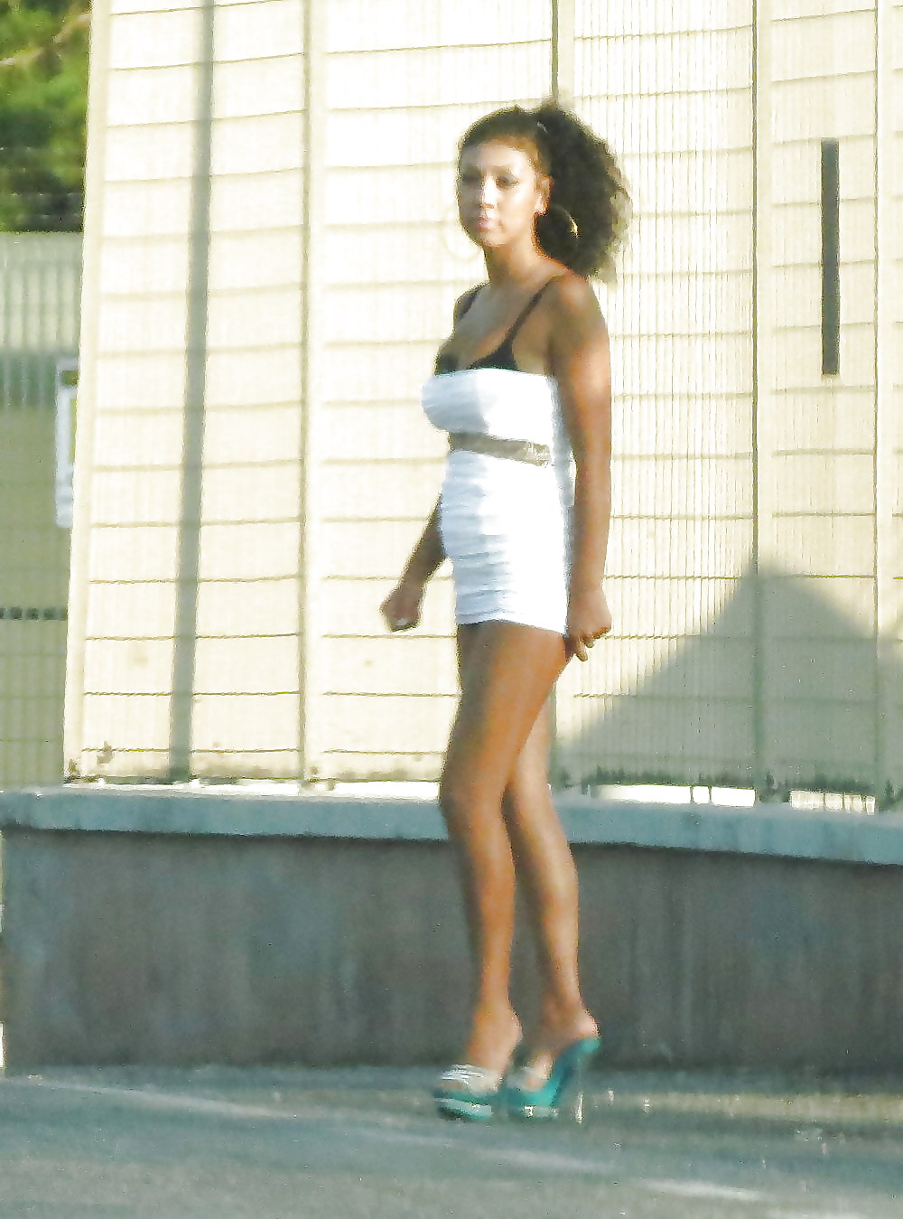 Meriterebbero una casa chiusa dove essere le regine #35362862