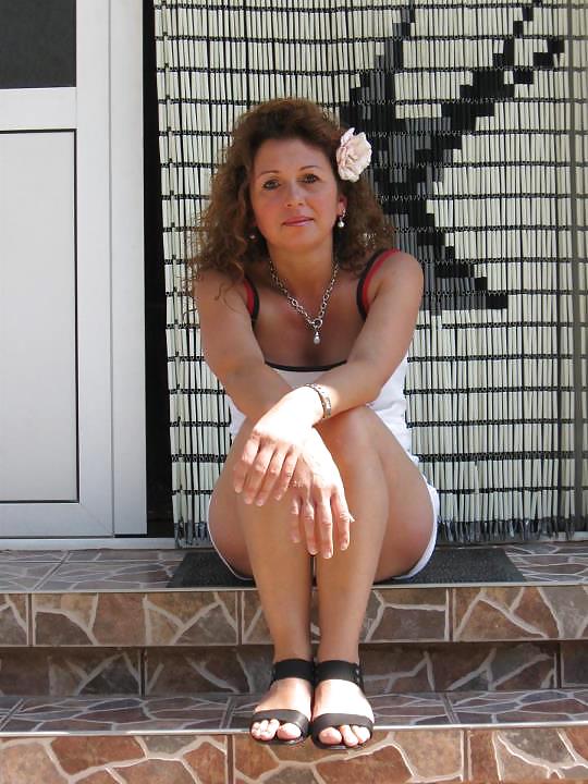 Dutch mature mom. How would you fuck her? #34480477