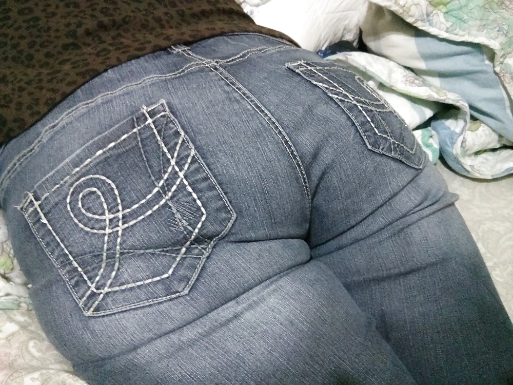 Wide ass mexican wife with vpl tight jeans #40380293