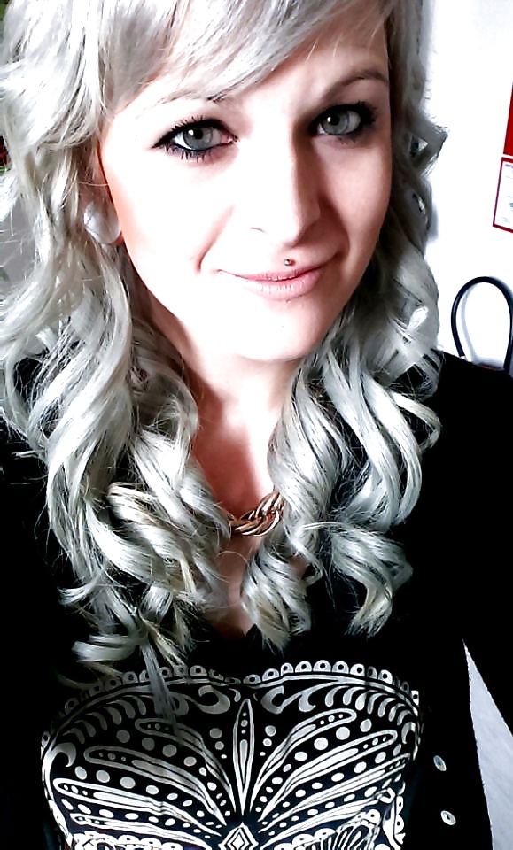 Nice alternative 20 yo with toys make cmts #30515167