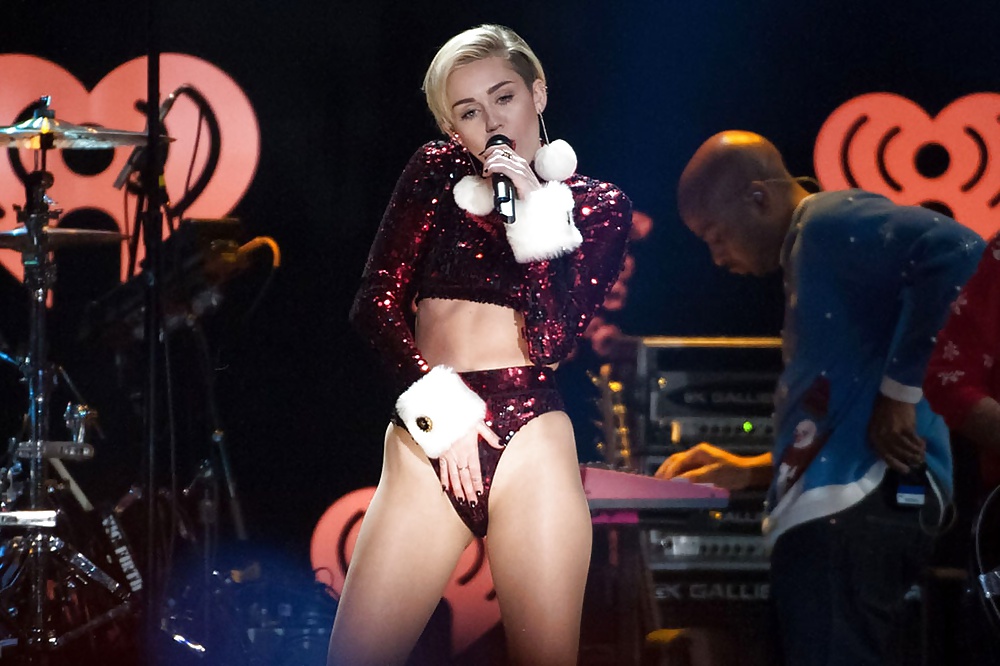 Best Miley Cyrus pics to wank #24652930