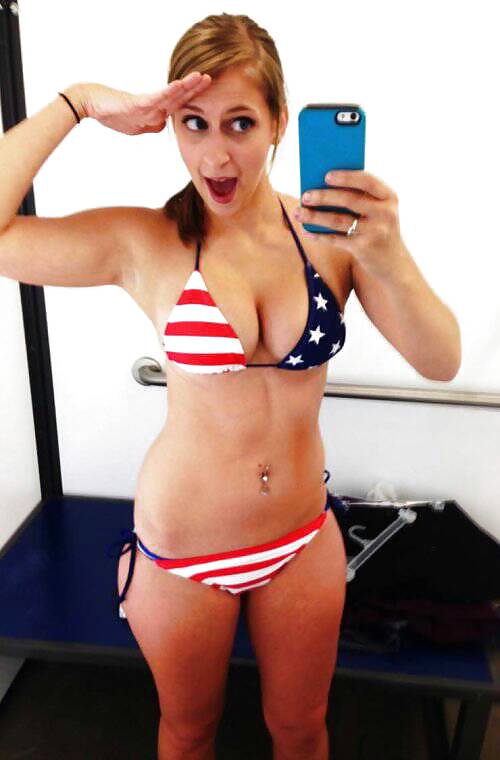 Tetas con ropa
 #37097400