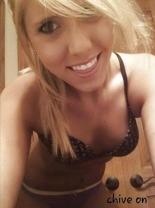 Tetas con ropa
 #37097402