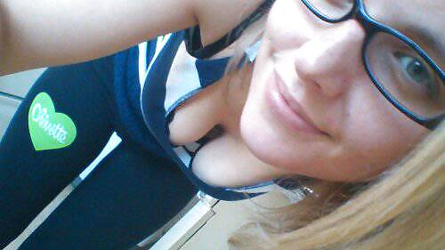 Tetas con ropa
 #37097425