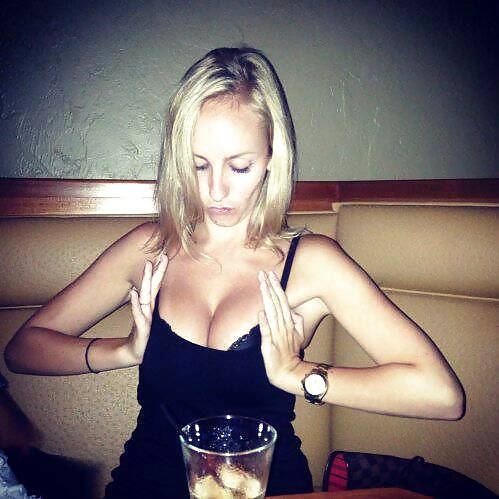 裸のおっぱい
 #37097451