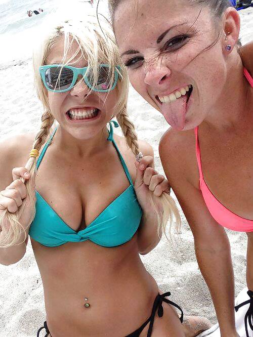 Tetas con ropa
 #37097457