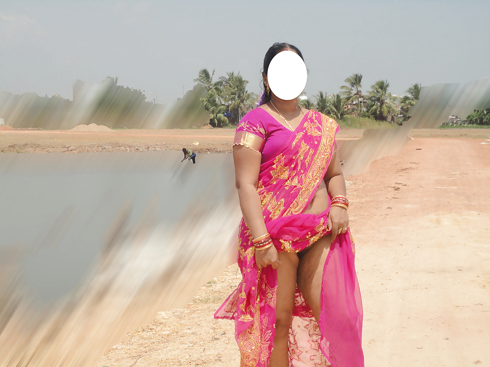 Indian aunty show #25317913