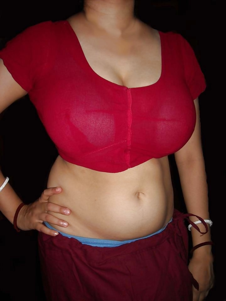 Indian aunty show #25318103