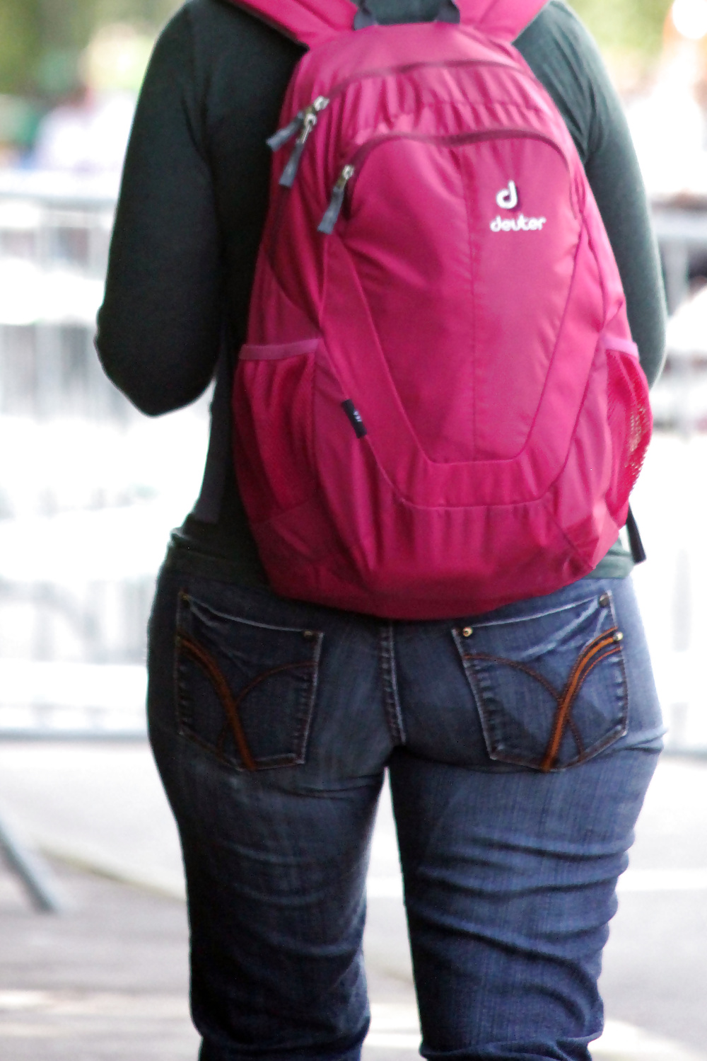 高潔なお尻のジーンズ - 2
 #31428301