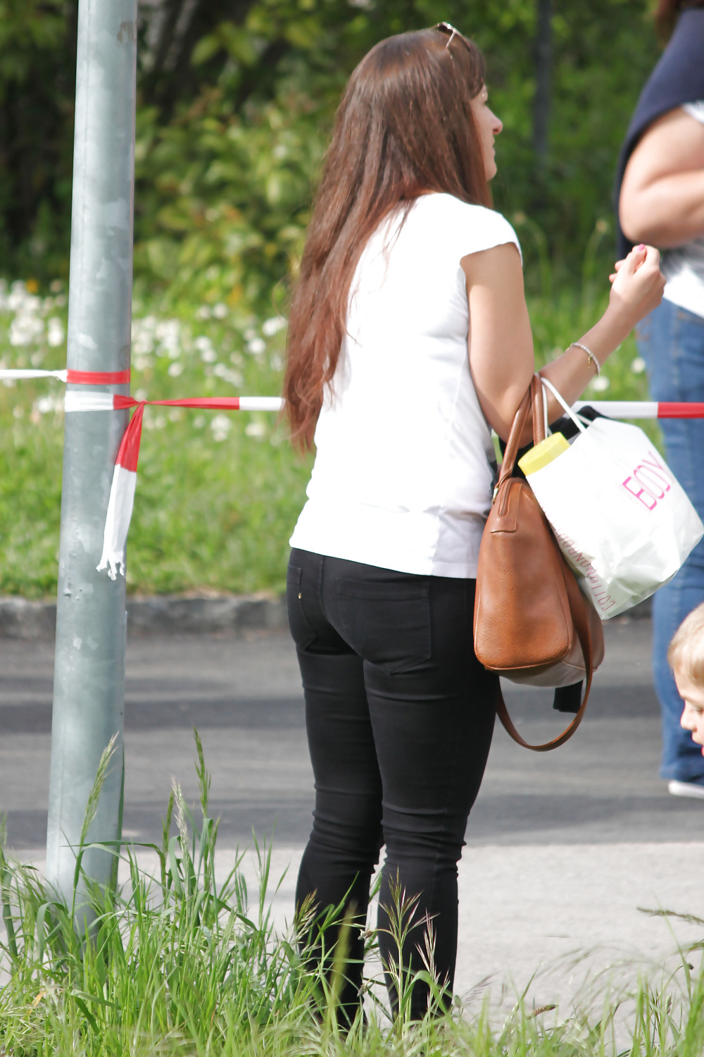 高潔なお尻のジーンズ - 2
 #31428302