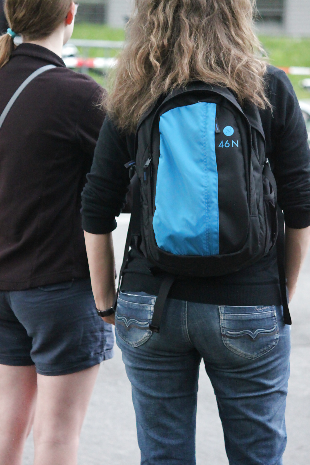 高潔なお尻のジーンズ - 2
 #31428312