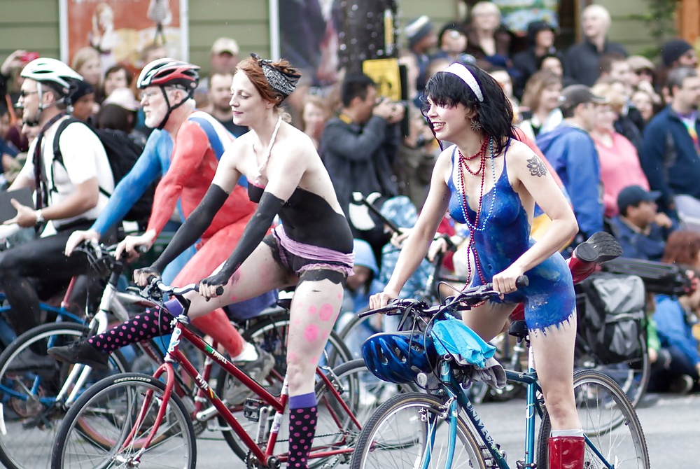 Malowac kazdy lubi :)
 #25968977