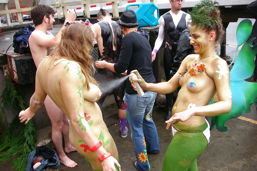 Malowac kazdy lubi :)
 #25969071