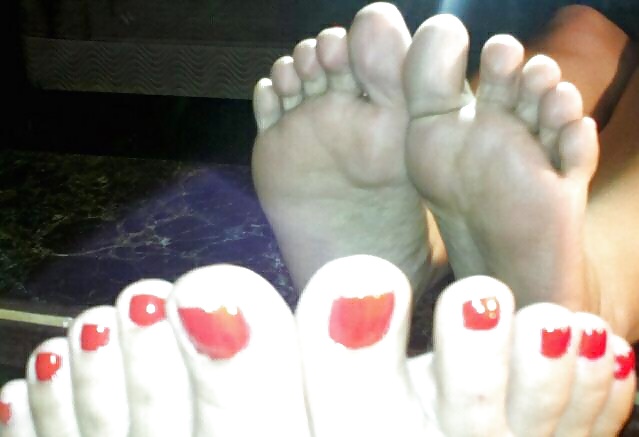 Girls feet in the mirror #30371117