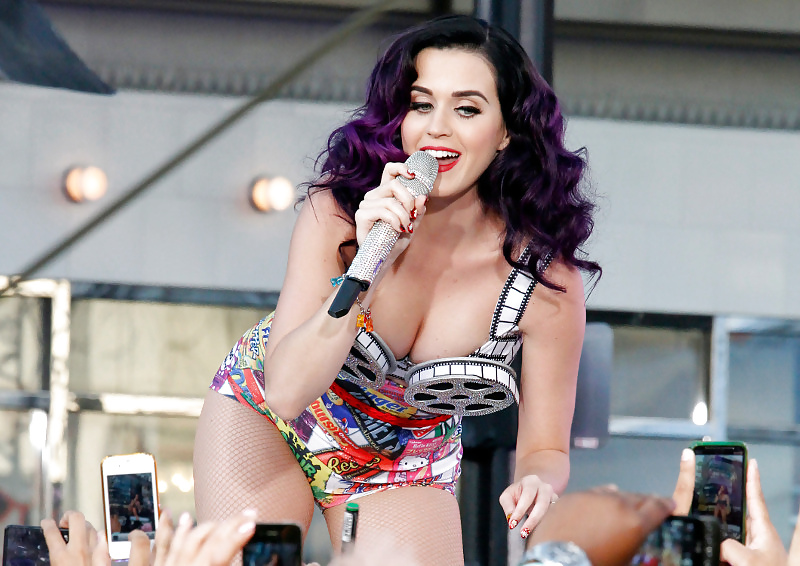 Katy perry per masturbarsi i vostri cazzi sopra 2
 #27595723