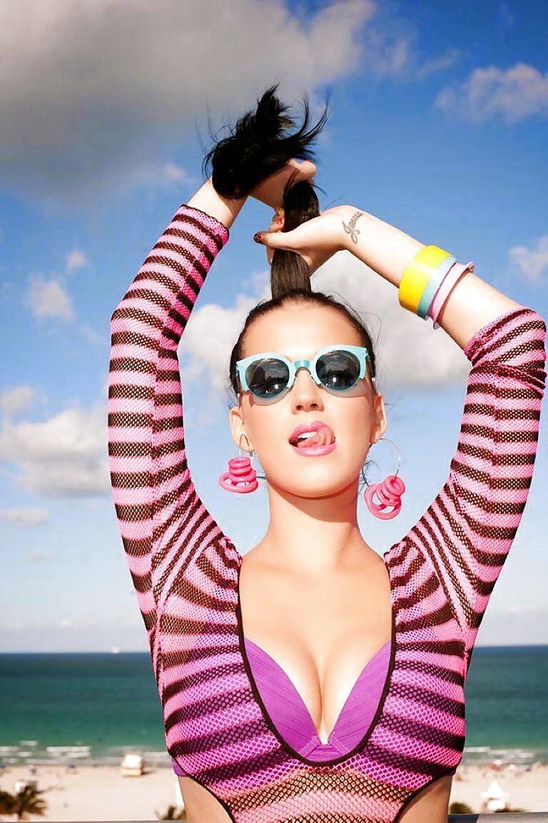 Katy perry per masturbarsi i vostri cazzi sopra 2
 #27595756