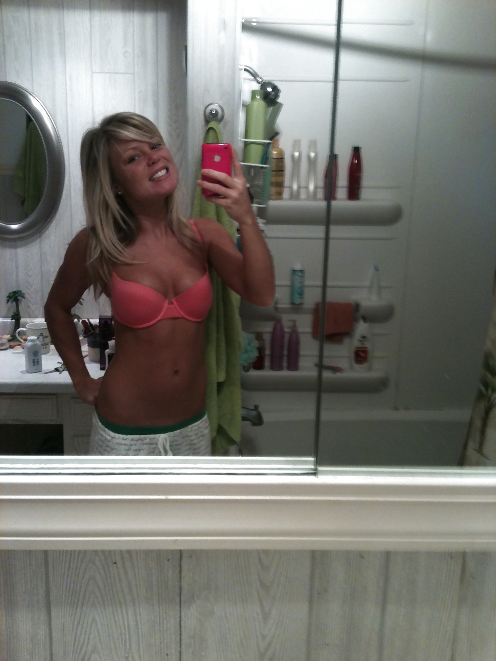 Selfshot 42 #37498925