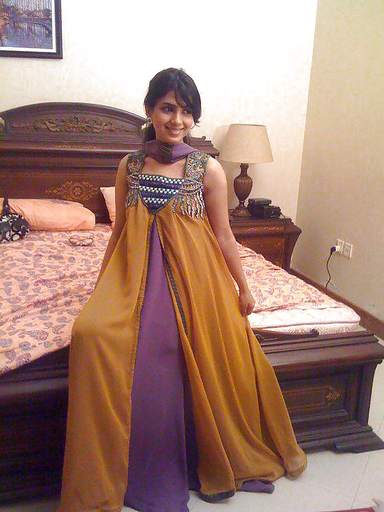 Cute n sexy pakistani actress
 #24068698