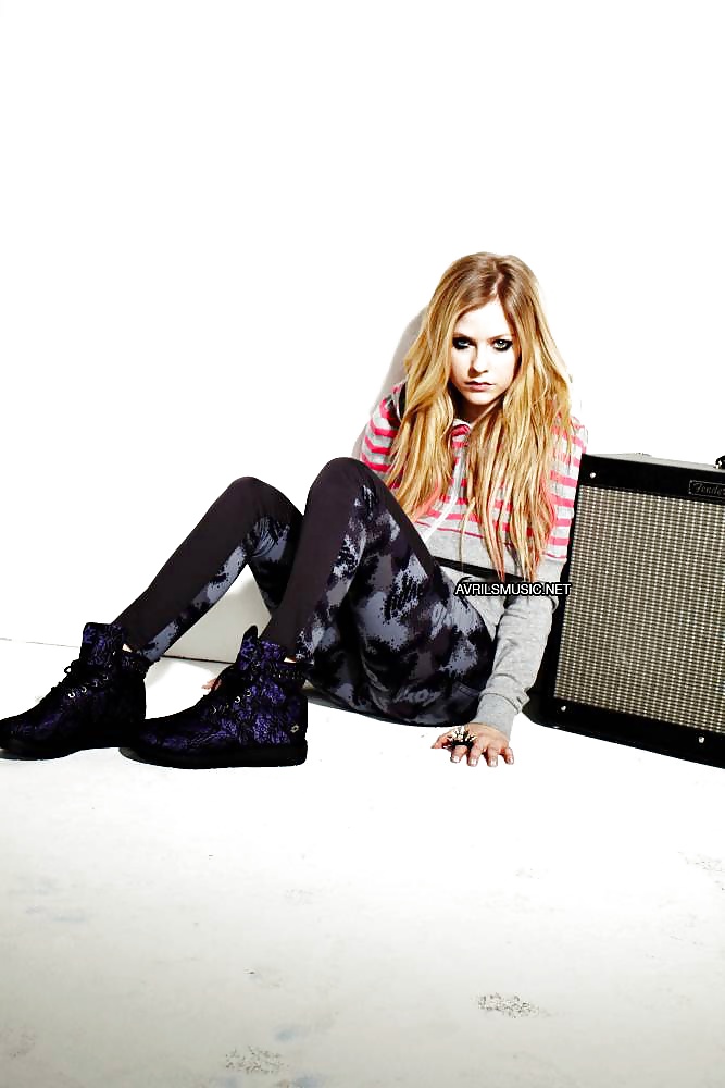 Avril Lavigne #27459931