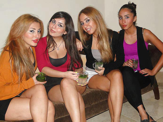 Ragazze persiane
 #36802592