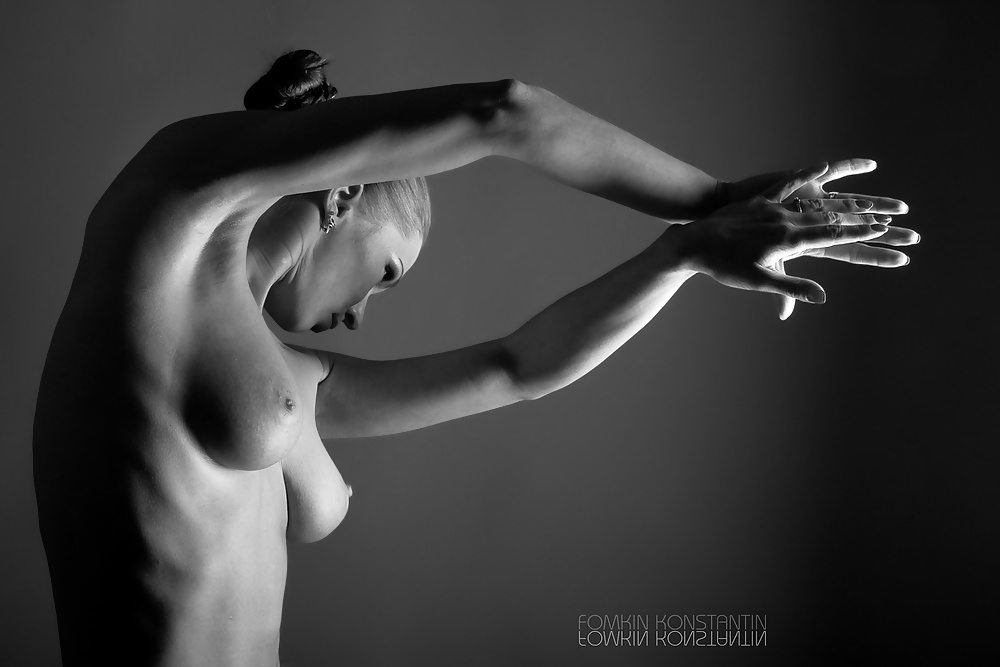 Desnudo b&w
 #41111283