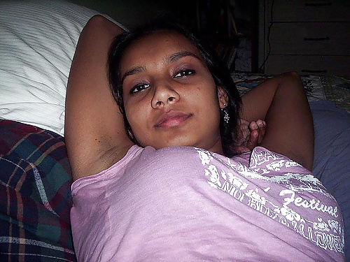Armpits of Indian babes for comments. #30263300