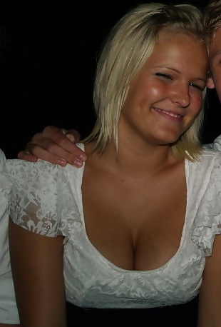 Giovani danesi & donne-115-116-nudo strip reggiseno mutandine party 
 #35405436