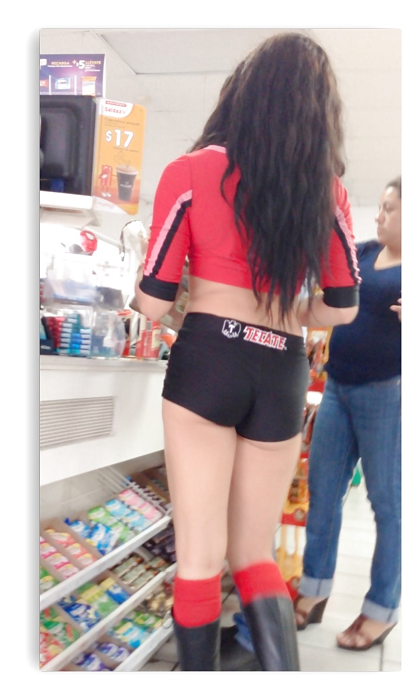 Chicas Tecate
 #40125895
