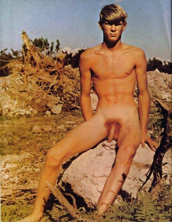 Quelques Photos Vintages Plage Nudiste #23173415
