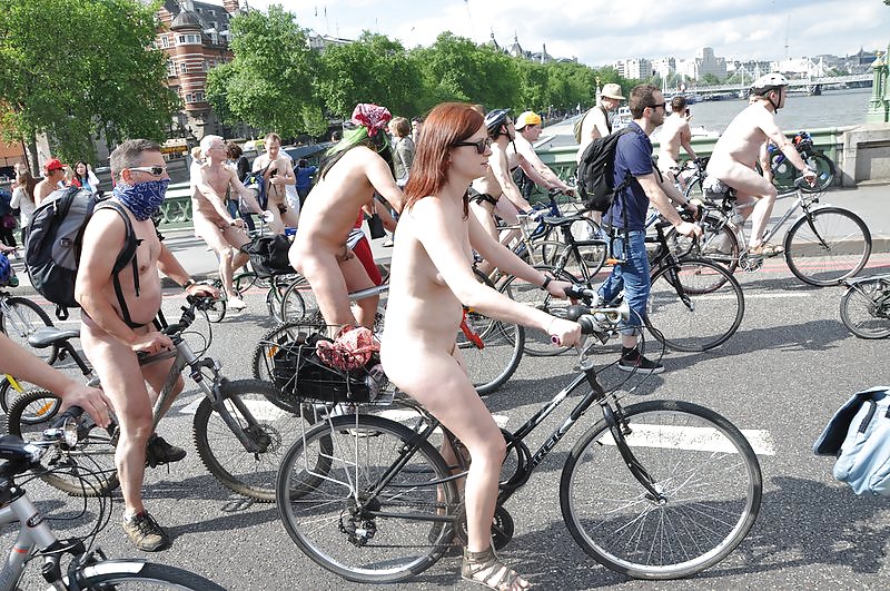 La belleza del ciclismo amateur desnudo
 #36391486