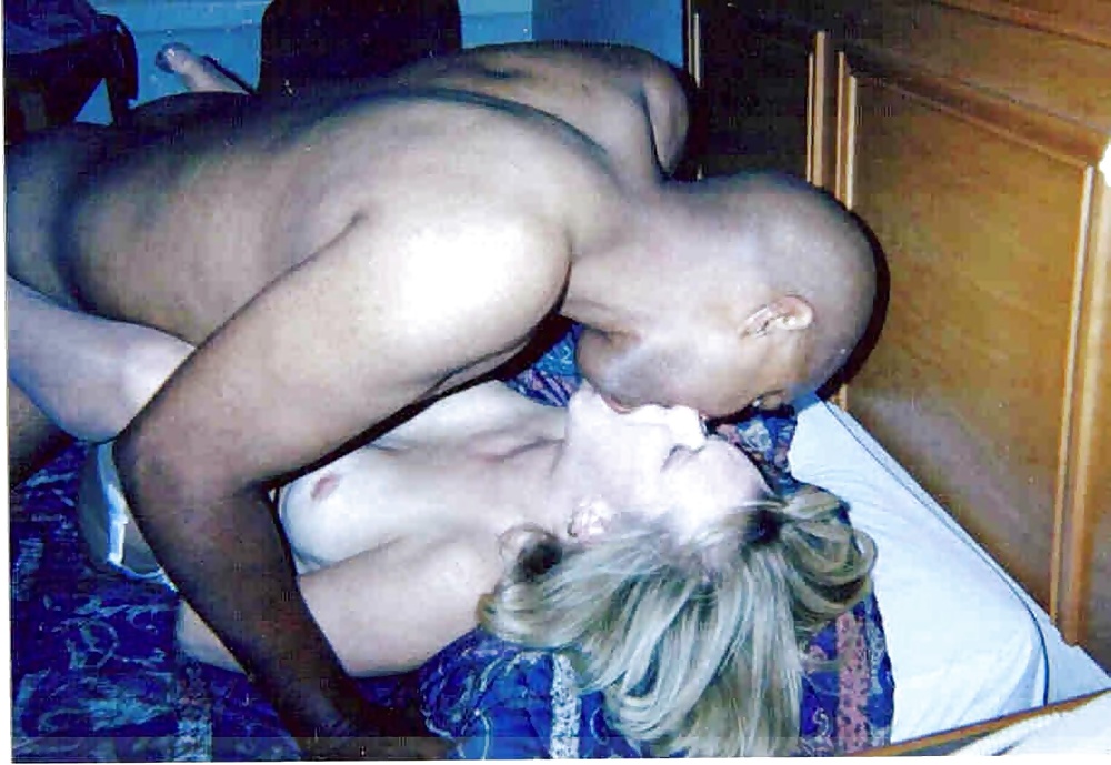 White woman satisfies her carnal need with BBC. #31404391